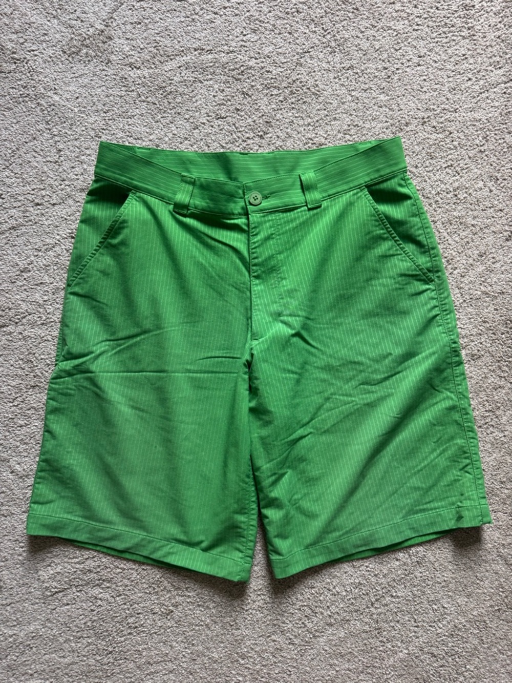 Under Armour Kelly green shorts 34